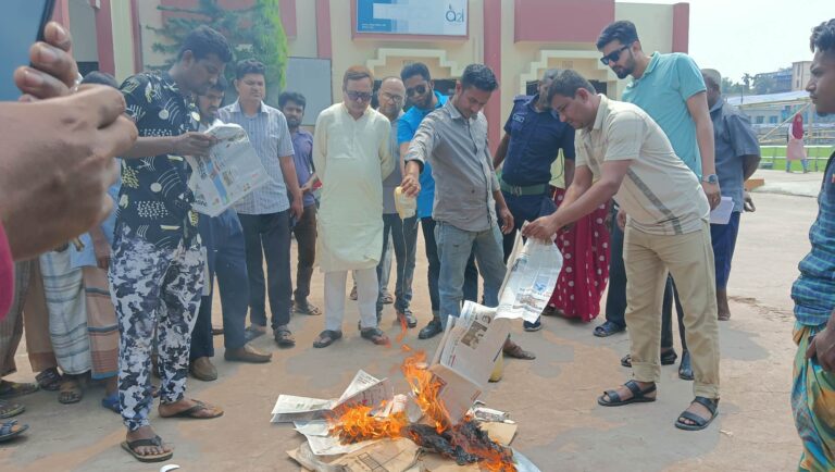 কেশবপুরে ভেজাল মধু উদ্ধার করে বিনষ্ট