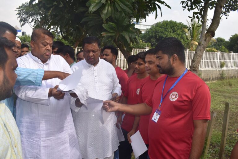 কুকুটিয়ায় মীর সরফত আলী সপুর লিফলেট বিতরন